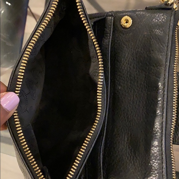 Authentic Michael Kors Double Zipper Crossbody - Picture 4 of 7